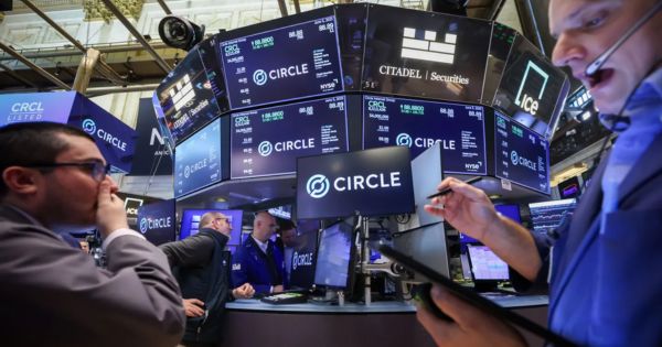 华尔街疯抢Circle股票背后真相 稳定币规模突破2500亿美元